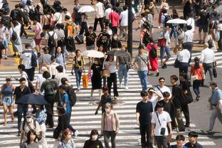 钛合金闸！卡鲁索全场送出4抢断3盖帽 9中4得到11分3板4助0失误